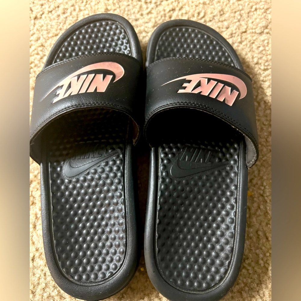 Nike slides size 7